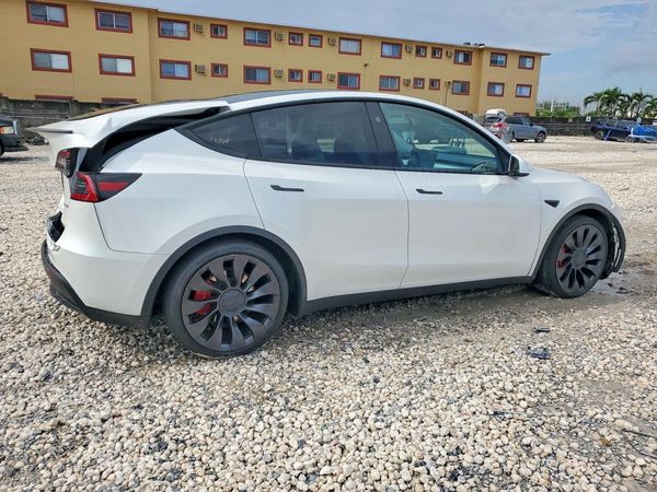 2024 TESLA MODEL Y