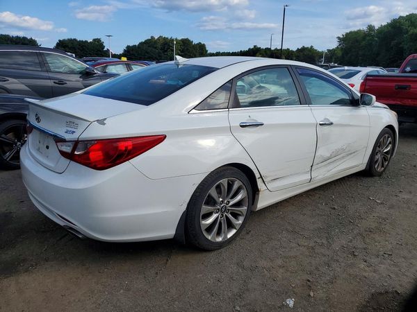 2012 HYUNDAI SONATA Middle level