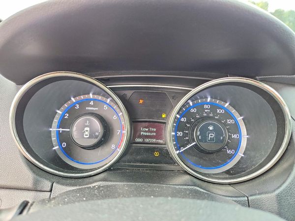 2012 HYUNDAI SONATA Middle level