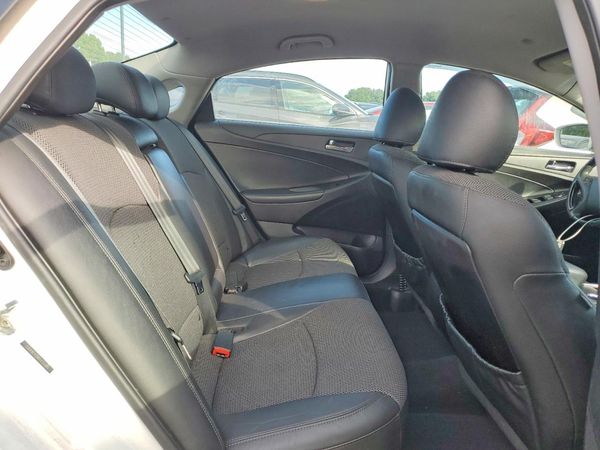 2012 HYUNDAI SONATA Middle level