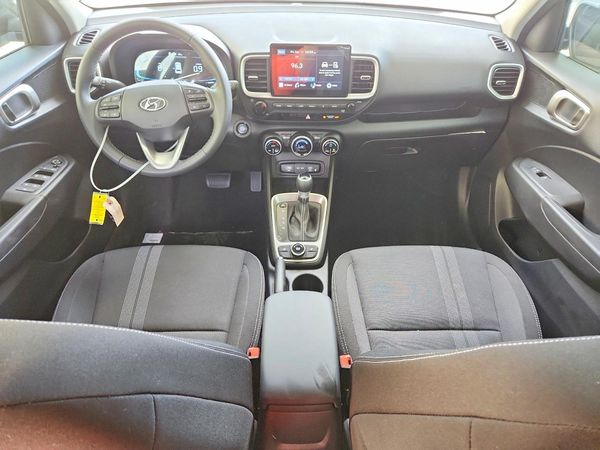 2026 HYUNDAI VENUE SEL, SEL w/ 2-Tone Roof
