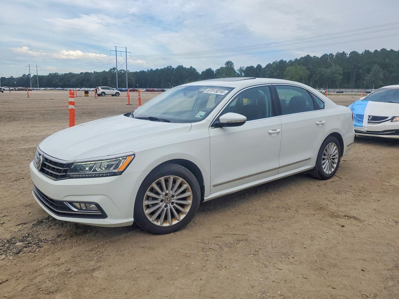 2017 VOLKSWAGEN PASSAT SE