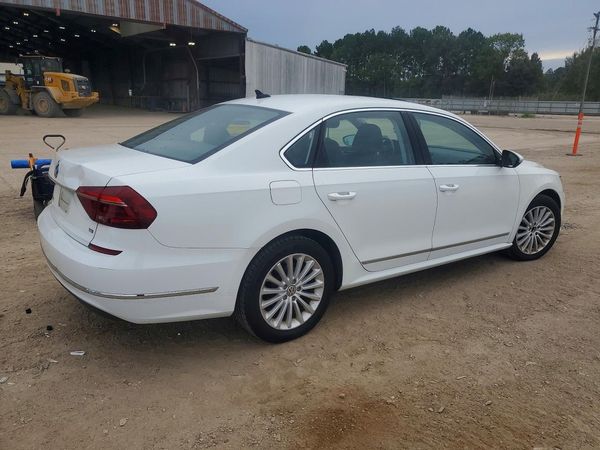 2017 VOLKSWAGEN PASSAT SE