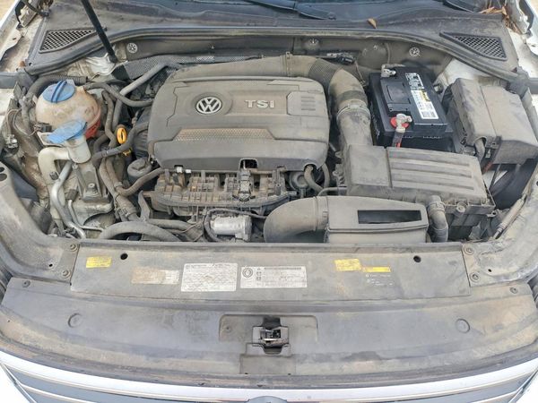 2017 VOLKSWAGEN PASSAT SE