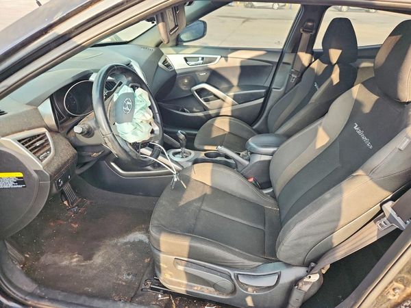 2017 HYUNDAI VELOSTER — DENT