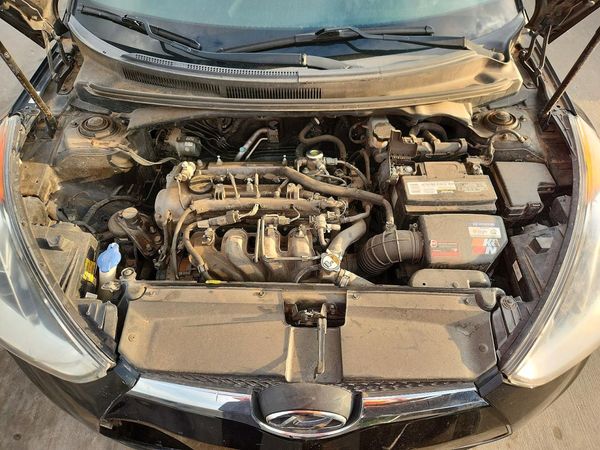 2017 HYUNDAI VELOSTER — Engine bay
