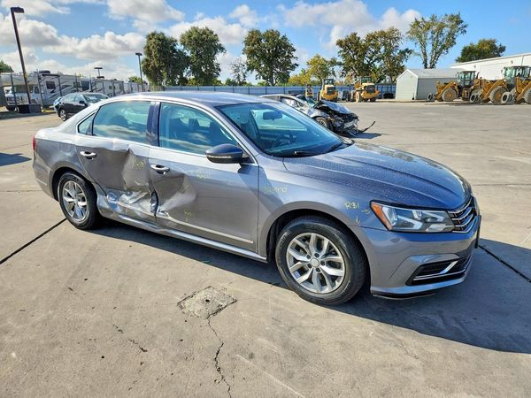 2017 VOLKSWAGEN PASSAT S — Passenger 3/4