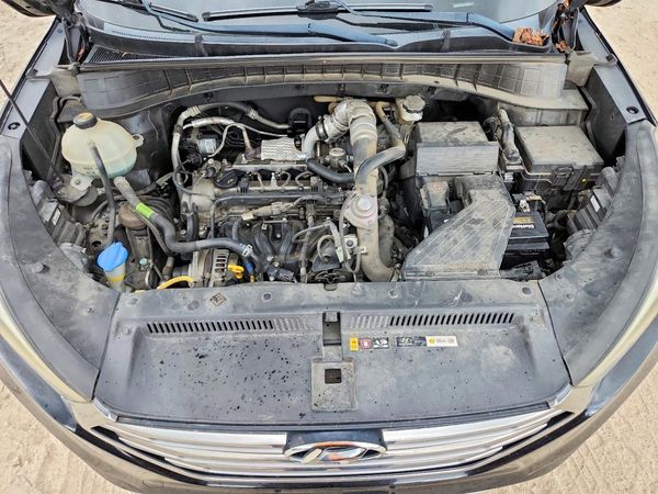 2018 HYUNDAI TUCSON — Engine bay