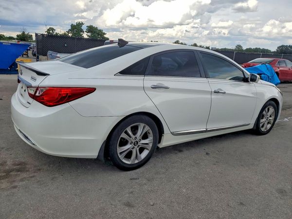 2012 HYUNDAI SONATA Middle level
