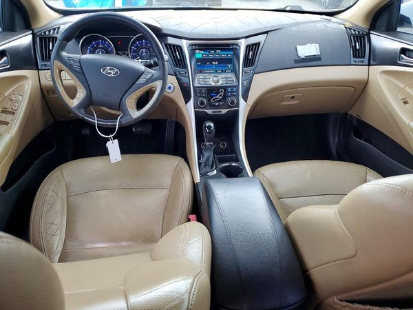 2012 HYUNDAI SONATA Middle level