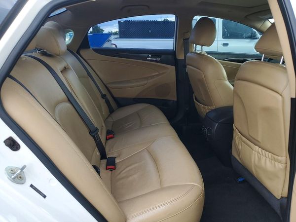 2012 HYUNDAI SONATA Middle level
