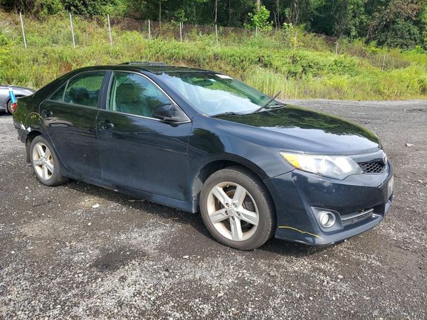 2014 TOYOTA CAMRY