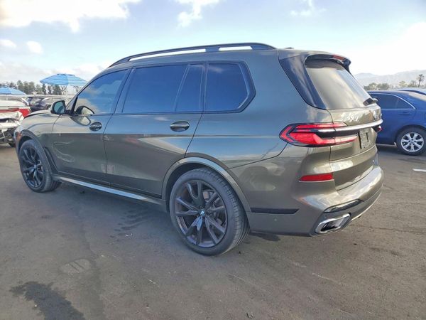 2023 BMW X7