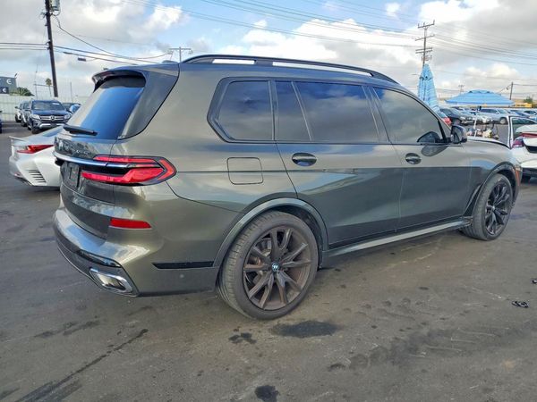 2023 BMW X7