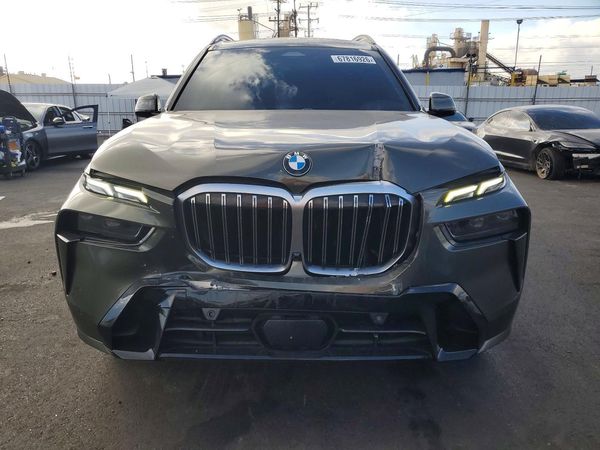 2023 BMW X7