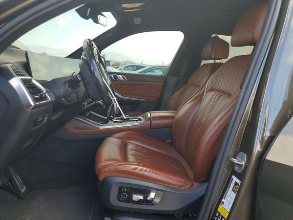 2023 BMW X7