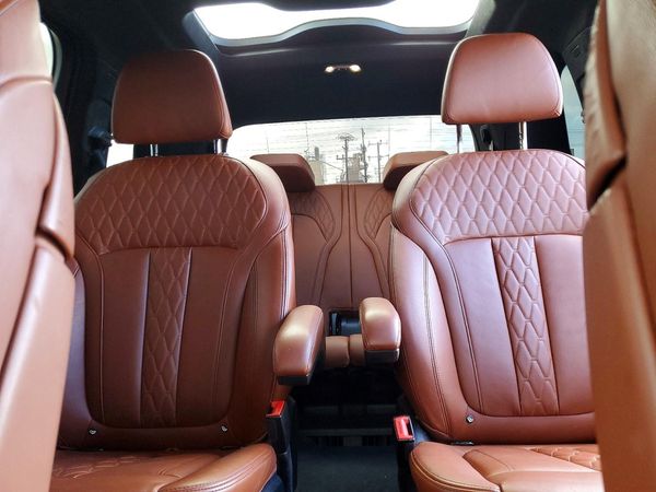 2023 BMW X7