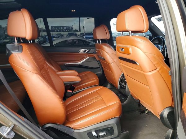 2023 BMW X7