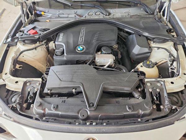 2015 BMW 3 SERIES — Engine bay
