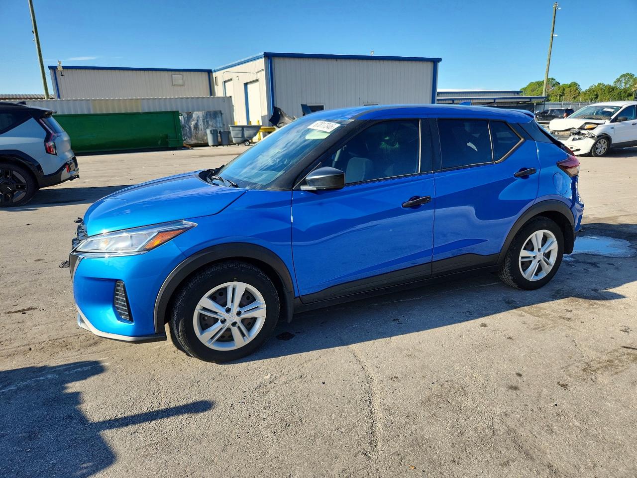 2023 NISSAN KICKS