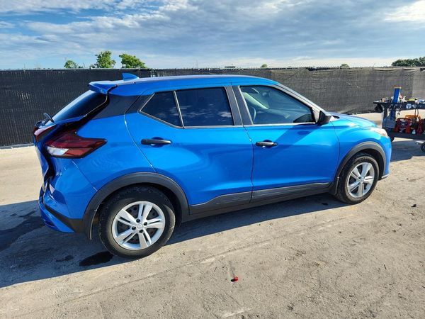 2023 NISSAN KICKS