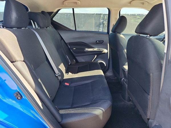 2023 NISSAN KICKS