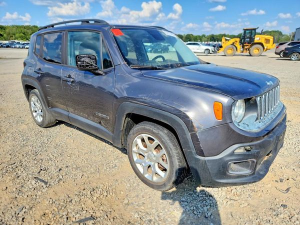2017 JEEP RENEGADE — Passenger 3/4