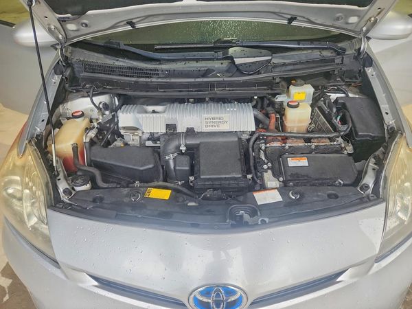 2015 TOYOTA PRIUS