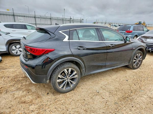 2017 INFINITI QX30