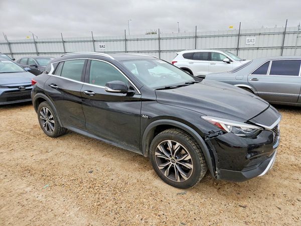 2017 INFINITI QX30