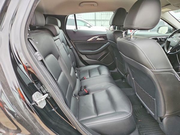 2017 INFINITI QX30