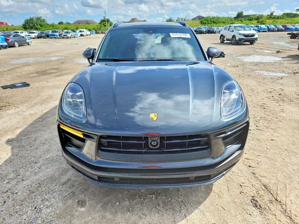 2024 PORSCHE MACAN