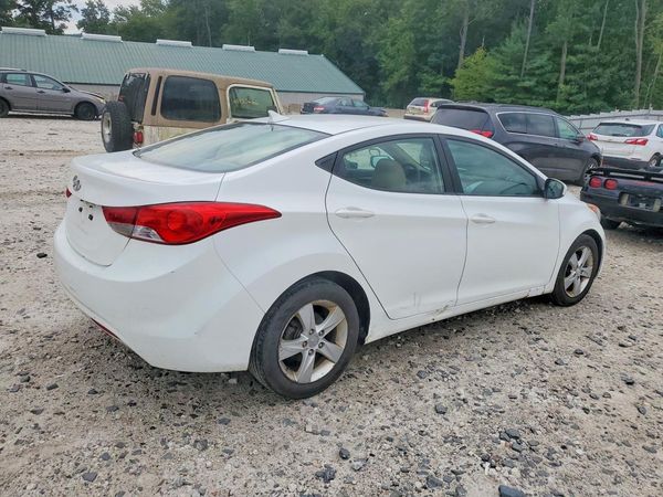 2013 HYUNDAI ELANTRA