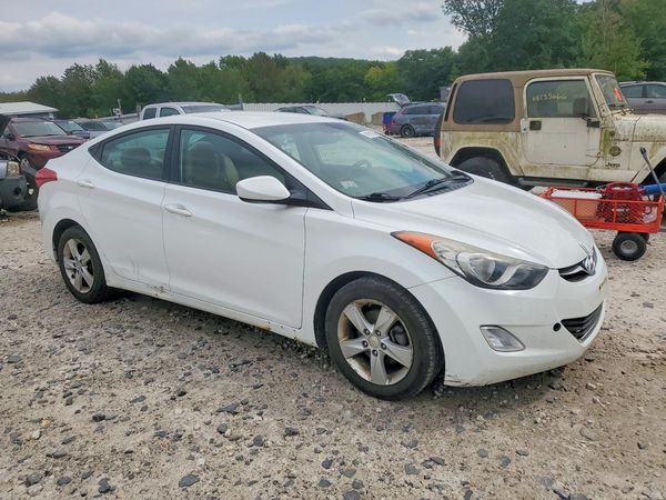 2013 HYUNDAI ELANTRA