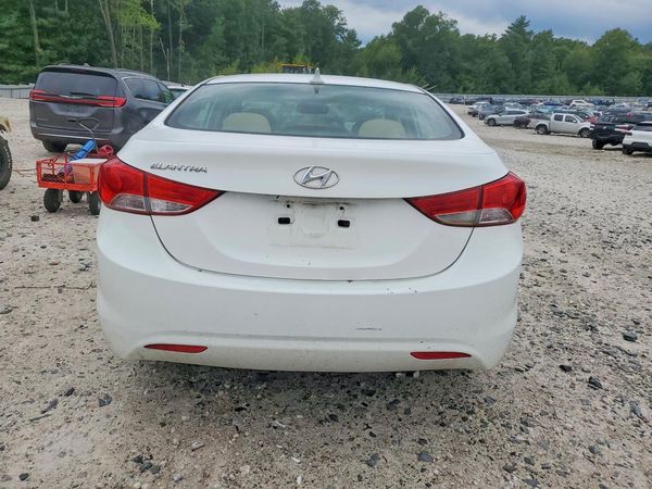 2013 HYUNDAI ELANTRA