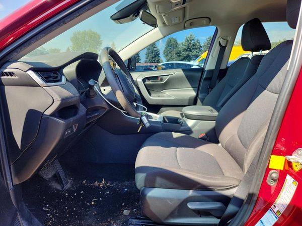 2022 TOYOTA RAV4 LE — DENT