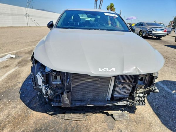 2021 KIA CADENZA GT-Line
