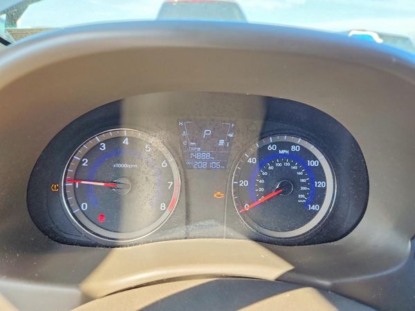 2013 HYUNDAI ACCENT GLS, GS