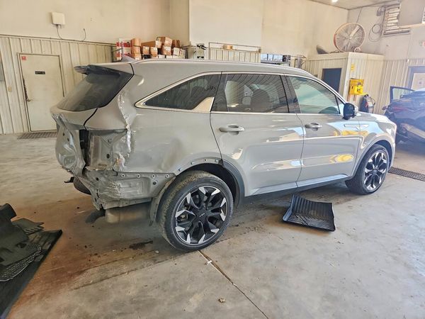 2025 KIA SORENTO