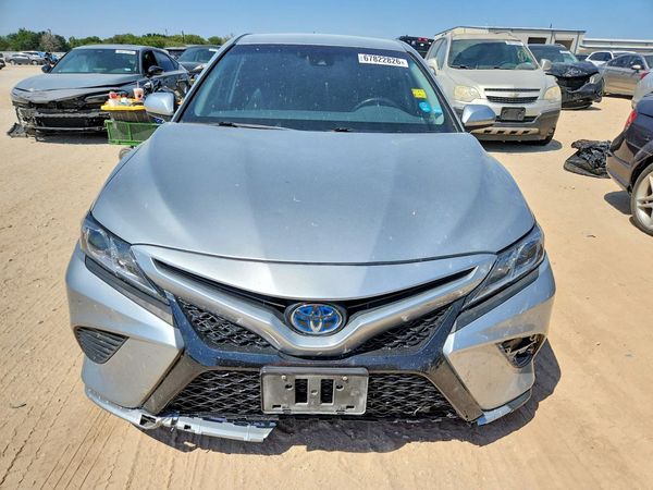 2018 TOYOTA CAMRY SOLA SE/XLE Hybrid