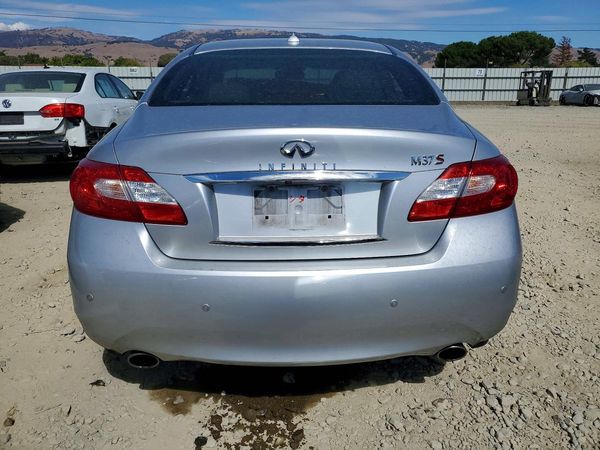 2013 INFINITI M37 — DIRR