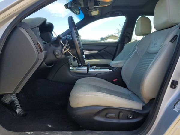 2013 INFINITI M37 — DENT