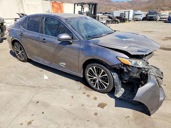 2018 TOYOTA CAMRY L/LE/SE/XLE — Passenger 3/4