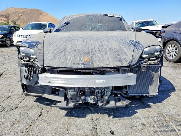 2022 PORSCHE TAYCAN