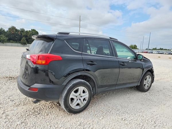 2015 TOYOTA RAV4