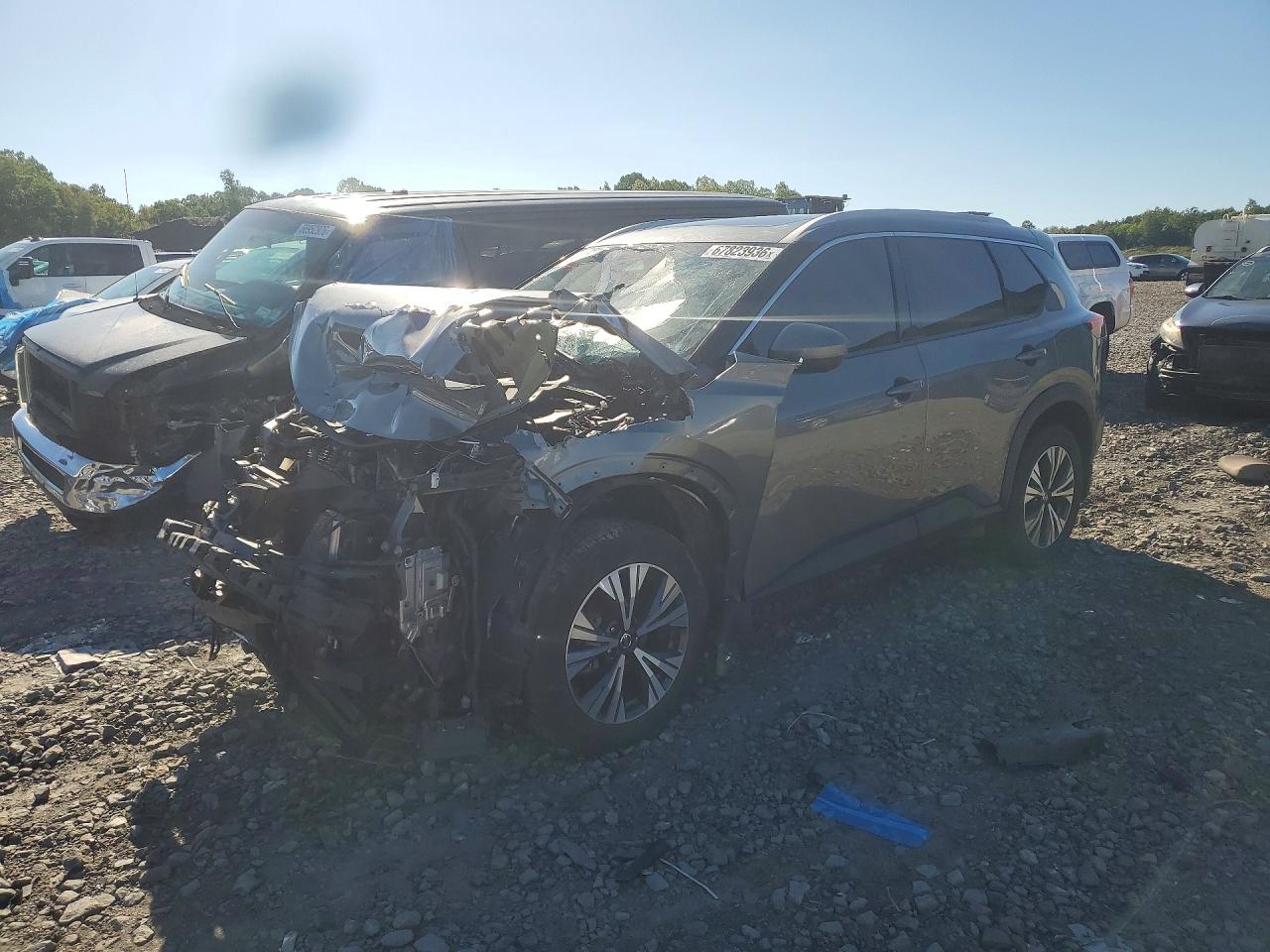 2021 NISSAN ROGUE SV — Front 3/4