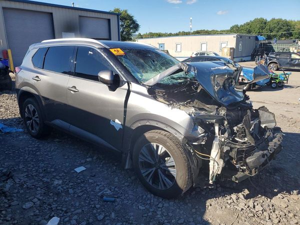 2021 NISSAN ROGUE SV — Passenger 3/4
