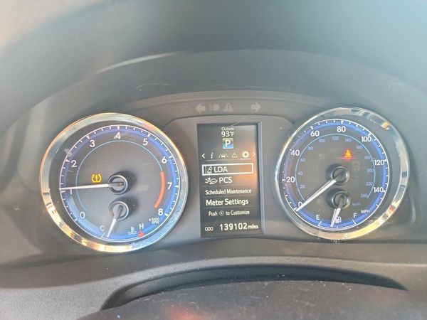 2017 TOYOTA COROLLA
