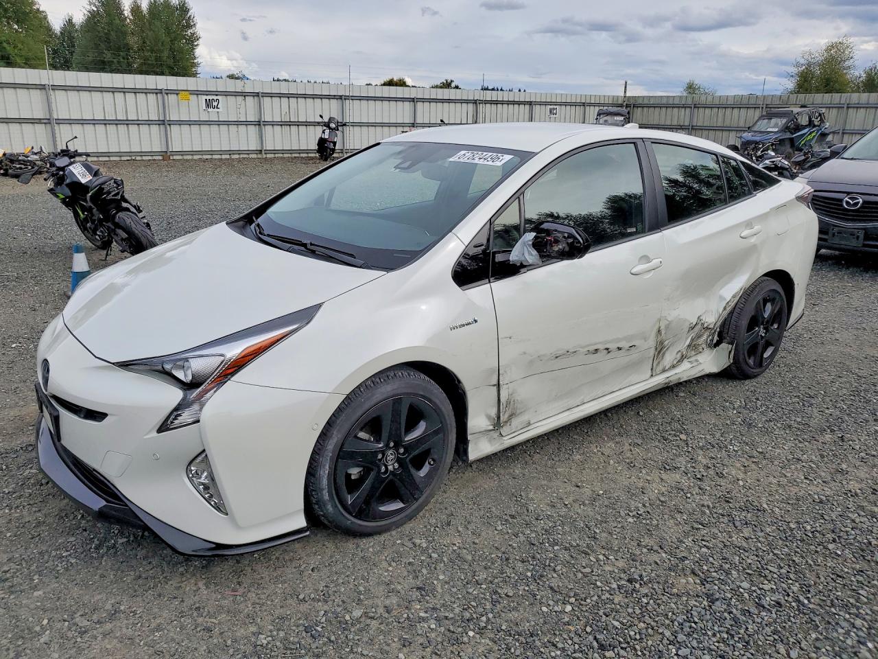 2017 TOYOTA PRIUS