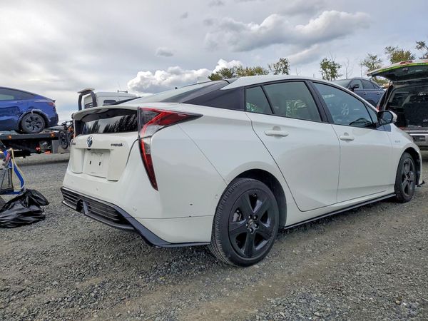 2017 TOYOTA PRIUS